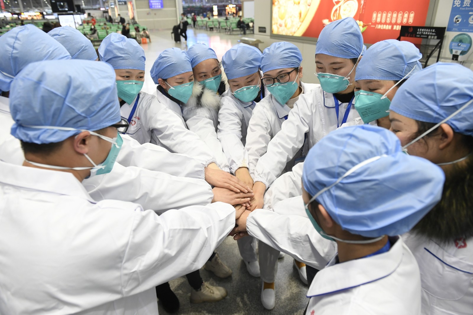 1月28日，湖南积极响应国家号召，紧急向湖北派出第二批抗击新型冠状病毒感染的肺炎援助医疗队。长沙晚报全媒体记者 黄启晴 摄