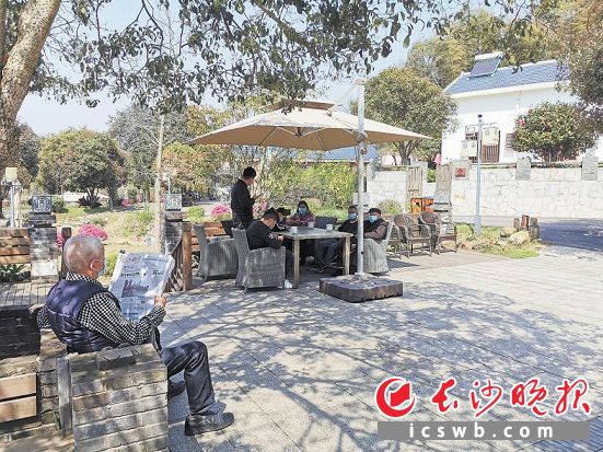 望城区多举措促进乡村旅游消费初见成效，位于光明村景区内的慧润·蝶梦山谷民宿逐渐恢复以往的热闹。长沙晚报全媒体记者 刘琼萍 摄