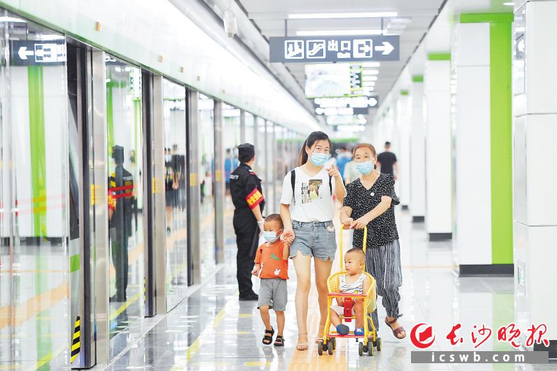 长沙人民出行多了两条地铁线路。均为长沙晚报全媒体记者 王志伟 摄