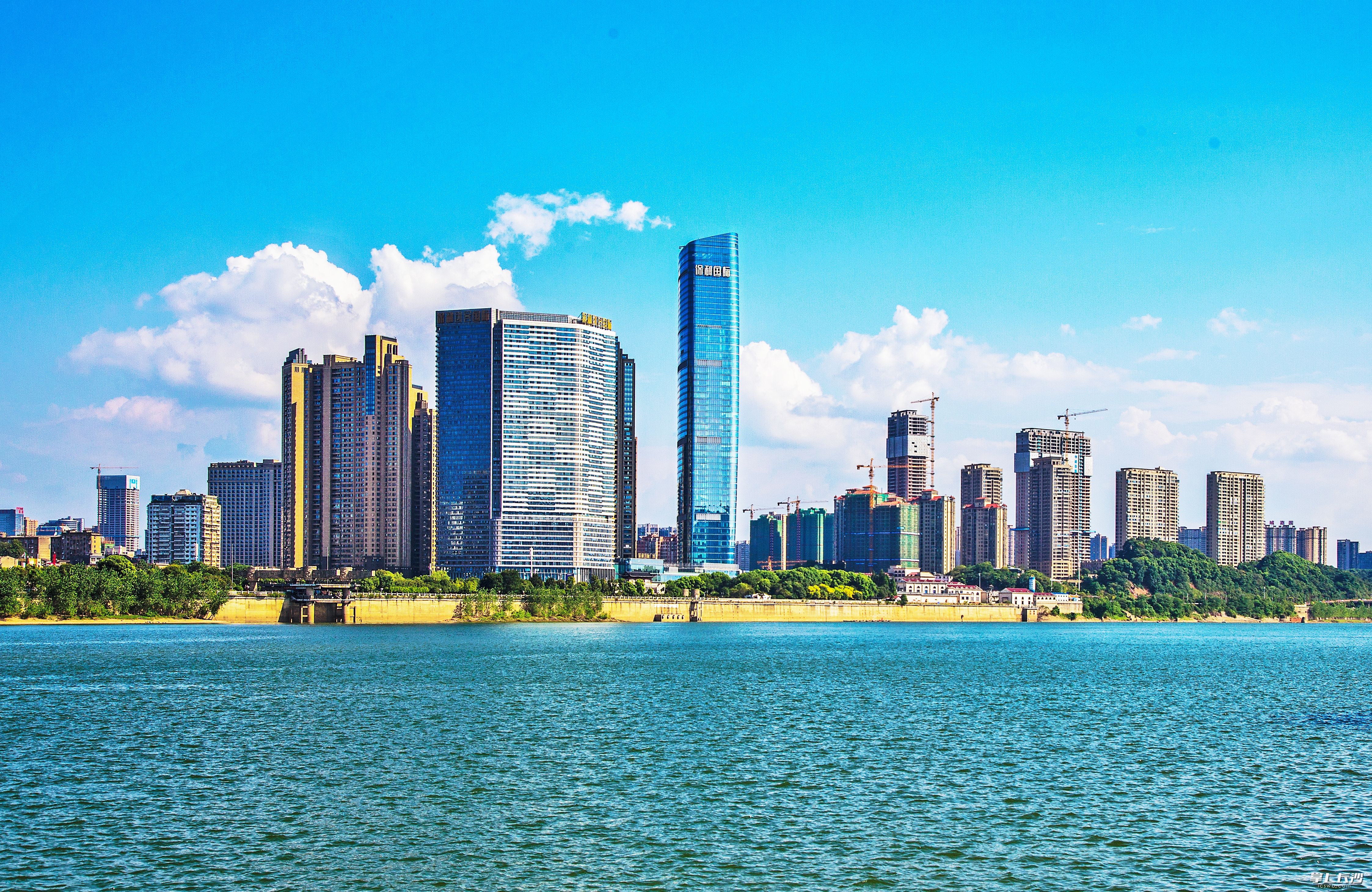 天心区是“湘江东岸璀璨明珠”。严晋 供图