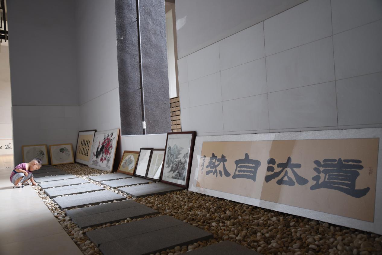 展出的作品，基本是居民所做。