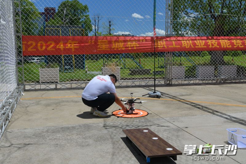 7月30日，2024年“长沙市‘星城杯’技能竞赛”无人机决赛震撼来袭。 均为 通讯员 喻诗媛 摄
