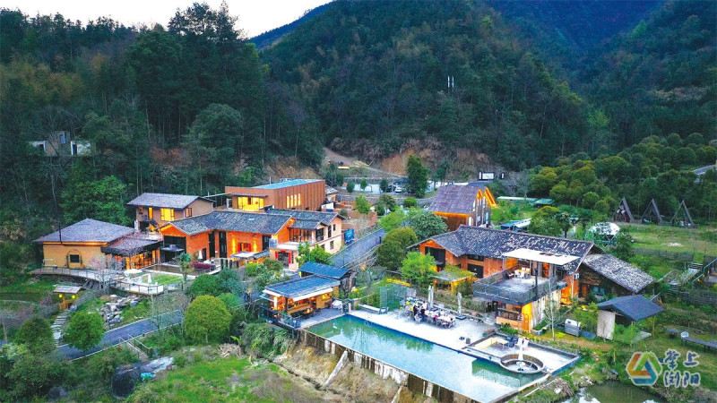 道官冲非遗生态村，仙境般的田园风景让人流连忘返。