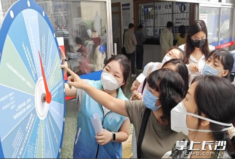 公益活动以“游戏 学习”形式吸引患者和家属参与。