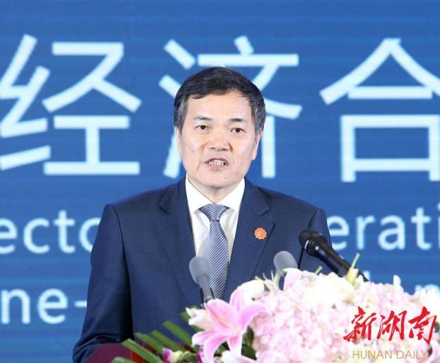 钱克明出席开幕式并致辞 钱克明出席开幕式并致辞