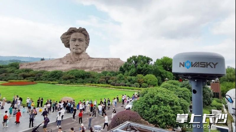 橘子洲头的无人机侦测设备。华诺星空供图