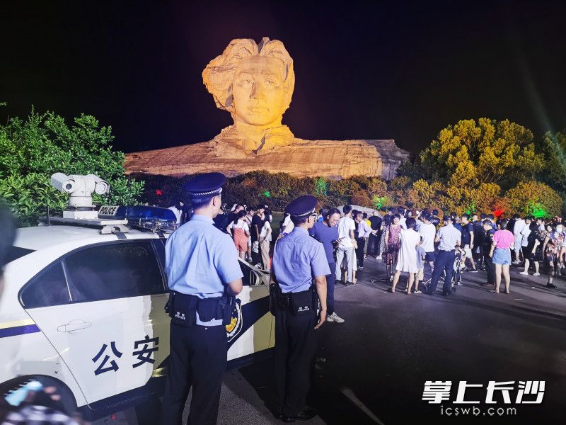 国庆期间，长沙公安全警动员，每天安排60%以上警力坚守岗位,扎实做好安保维稳各项工作。均为湖南公安 供图