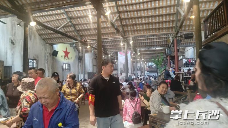 采取限流措施后，老长沙茶馆顾客体验效果更佳。