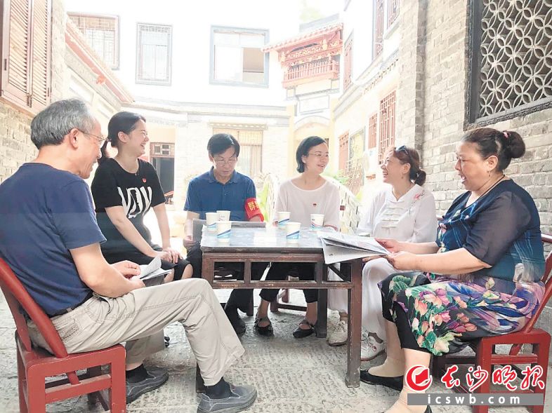 丰泉古井社区牵头，多方主体共同参加的联席会议制度，收获居民满屏的“五星好评”。 芙蓉区委宣传部供图