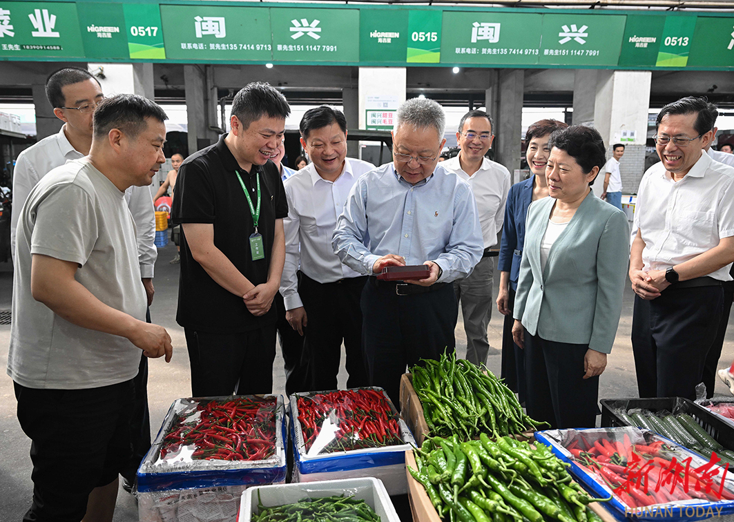 10月1日，沈晓明来到长沙黄兴海吉星国际农产品物流园调研。