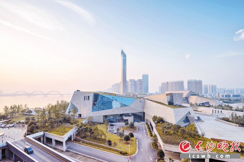 长沙市图书馆外观