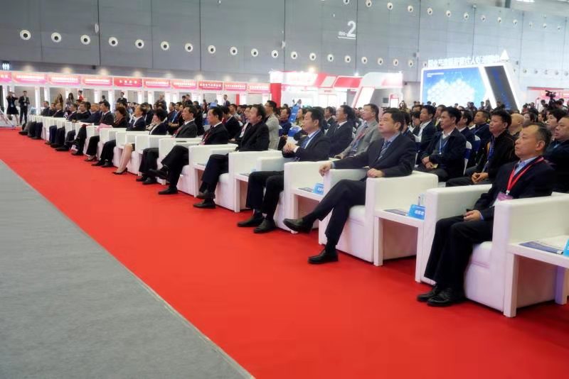 人才峰会开幕式现场。长沙晚报全媒体记者周小华摄