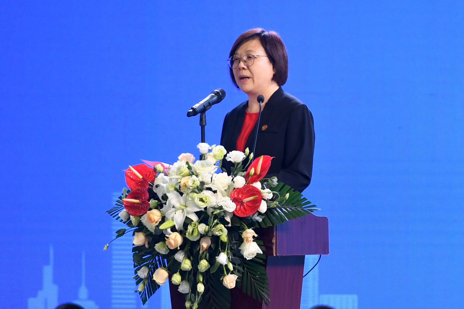 今天，2019中国国际轨道交通与装备制造产业人才峰会在长沙国际会展中心盛大启幕。省委常委、常务副省长谢建辉在会上致辞。长沙晚报全媒体记者　黄启晴摄