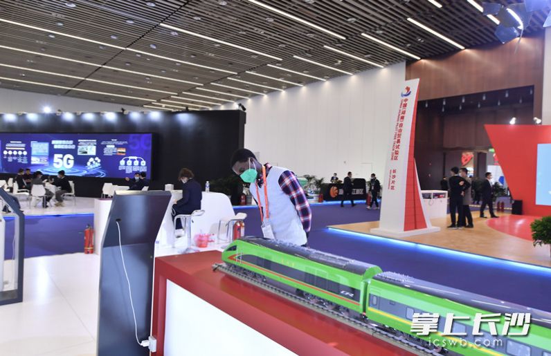 “经安会”博览会现场。均为长沙晚报全媒体记者 邹麟 摄