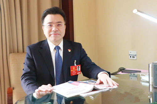 中南大学湘雅医院院长雷光华日前接受记者采访时表示，健康湖南肯定是长沙先行，健康湖南应该是湘雅先为。