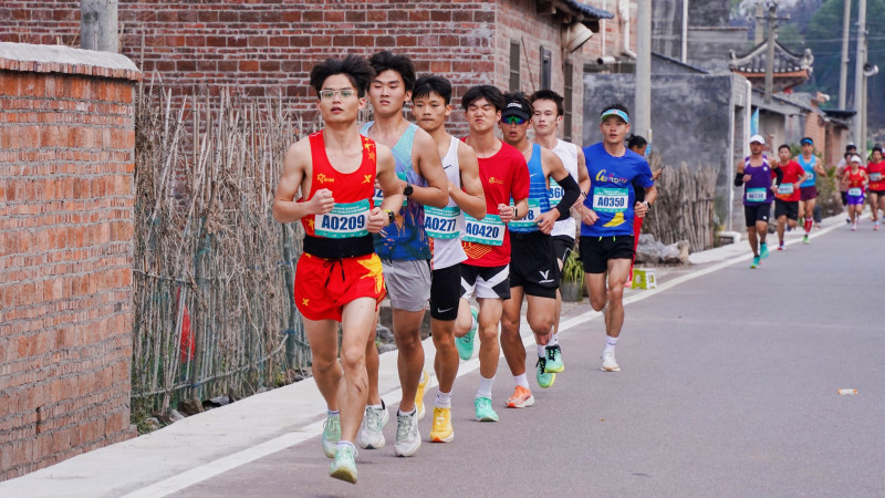 选手畅跑。 均为主办方供图
