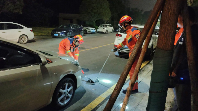 长沙市望城区月亮岛消防救援站救援现场。通讯员供图