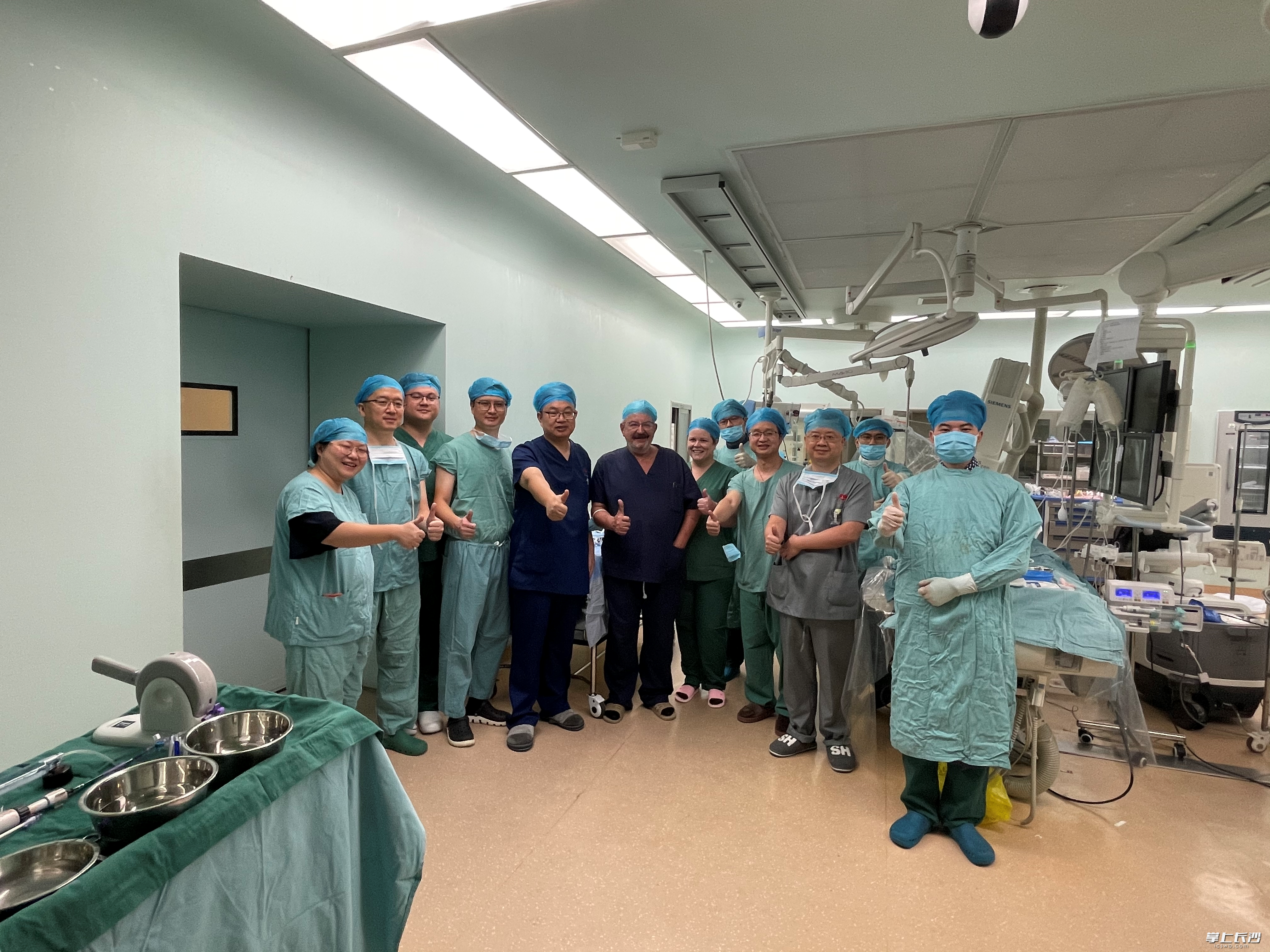 中南大学湘雅二医院主任医师方臻飞教授及其团队