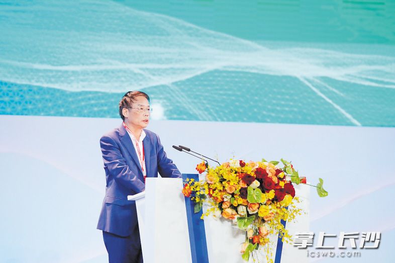 周旭洲（江苏省湖南商会会长、宇业集团董事局主席）